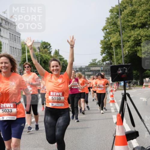 15.06.2025 - REWE Women's Run Jannik Wohlers http://msf.ph/oto/7960783 15.06.2025 09:45:53 Laufen 5033, 5159, 5398, 5049 meine-sportfotos.de