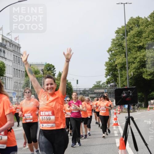 15.06.2025 - REWE Women's Run Jannik Wohlers http://msf.ph/oto/7960806 15.06.2025 09:45:53 Laufen 3, 5398, 5355, 5358, 5159, 5049 meine-sportfotos.de