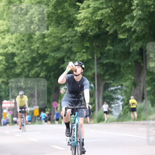 15.06.2025 - 7 Türme Triathlon Yannick Fuchs http://msf.ph/oto/7960816 15.06.2025 13:49:02 Radfahren 230, 304, 307, 761, 1110 meine-sportfotos.de