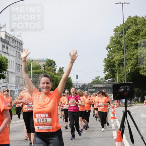 15.06.2025 - REWE Women's Run Jannik Wohlers http://msf.ph/oto/7960819 15.06.2025 09:45:53 Laufen 26, 5355, 5159, 5398, 5049, 5358 meine-sportfotos.de