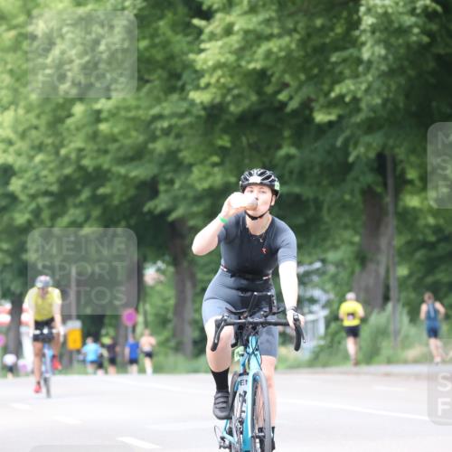 15.06.2025 - 7 Türme Triathlon Yannick Fuchs http://msf.ph/oto/7960824 15.06.2025 13:49:03 Radfahren 230, 304, 307, 761, 1110 meine-sportfotos.de