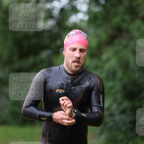 15.06.2025 - 7 Türme Triathlon Michael Strokosch http://msf.ph/oto/7960858 15.06.2025 12:12:30 Schwimmen 412, 443, 489, 551 meine-sportfotos.de