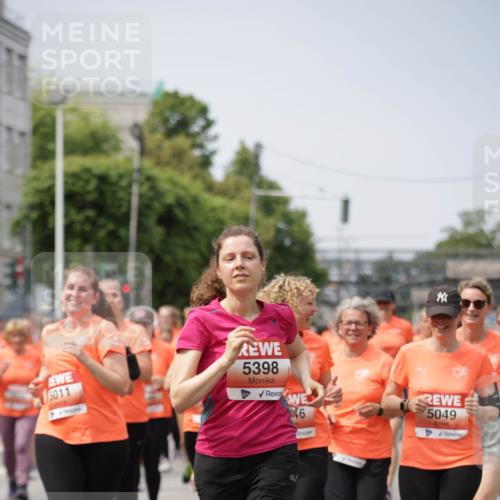 15.06.2025 - REWE Women's Run Jannik Wohlers http://msf.ph/oto/7960872 15.06.2025 09:45:55 Laufen 5011, 5398, 46, 5049 meine-sportfotos.de