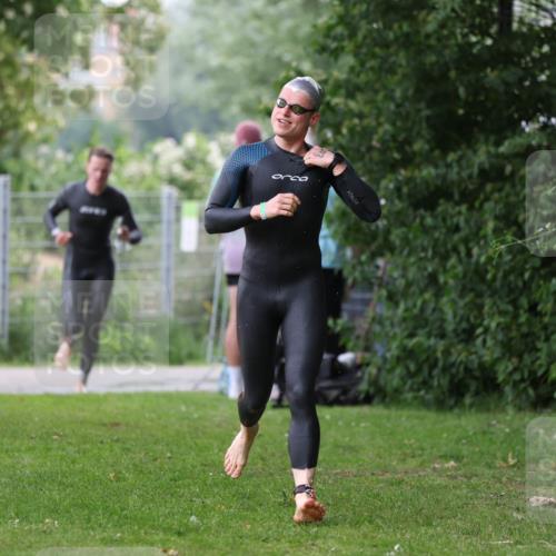 15.06.2025 - 7 Türme Triathlon Michael Strokosch http://msf.ph/oto/7960876 15.06.2025 12:12:31 Schwimmen 412, 443, 489, 551 meine-sportfotos.de