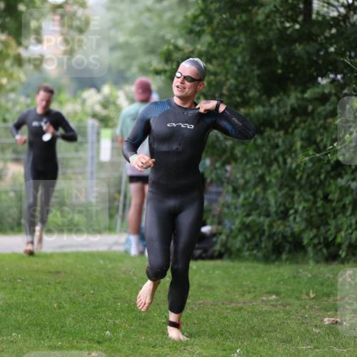 15.06.2025 - 7 Türme Triathlon Michael Strokosch http://msf.ph/oto/7960885 15.06.2025 12:12:31 Schwimmen 412, 443, 489, 551 meine-sportfotos.de