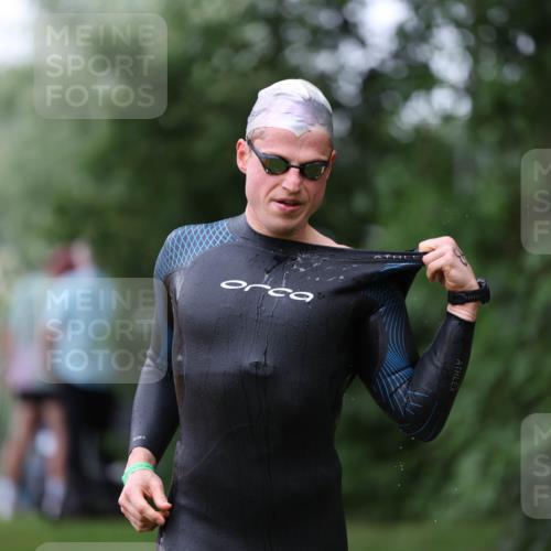 15.06.2025 - 7 Türme Triathlon Michael Strokosch http://msf.ph/oto/7960951 15.06.2025 12:12:34 Schwimmen 363, 412, 443, 489, 551 meine-sportfotos.de