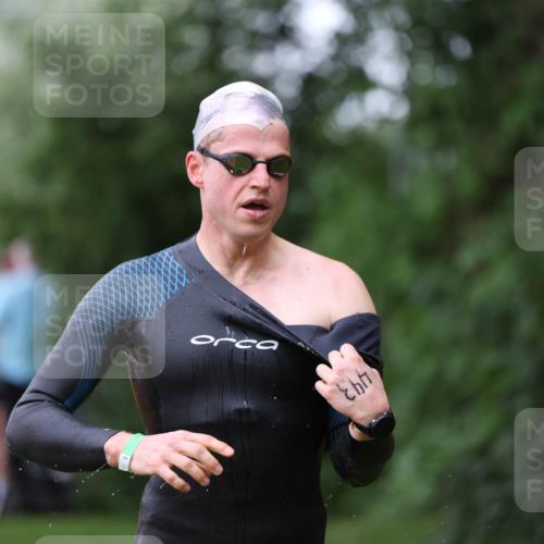 15.06.2025 - 7 Türme Triathlon Michael Strokosch http://msf.ph/oto/7960955 15.06.2025 12:12:34 Schwimmen 363, 412, 443, 489, 551 meine-sportfotos.de