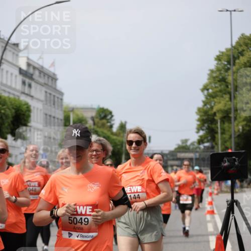 15.06.2025 - REWE Women's Run Jannik Wohlers http://msf.ph/oto/7960956 15.06.2025 09:45:58 Laufen 048, 5049, 144 meine-sportfotos.de