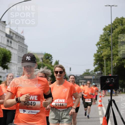 15.06.2025 - REWE Women's Run Jannik Wohlers http://msf.ph/oto/7960964 15.06.2025 09:45:58 Laufen 5049, 5144 meine-sportfotos.de