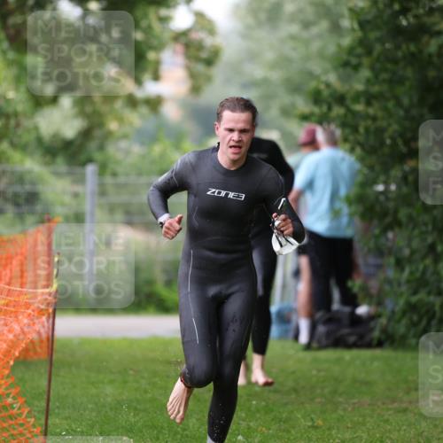 15.06.2025 - 7 Türme Triathlon Michael Strokosch http://msf.ph/oto/7960970 15.06.2025 12:12:35 Schwimmen 363, 412, 443, 489, 551 meine-sportfotos.de