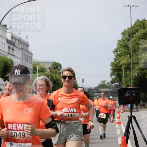 15.06.2025 - REWE Women's Run Jannik Wohlers http://msf.ph/oto/7960981 15.06.2025 09:45:58 Laufen 5049, 144, 2, 2 meine-sportfotos.de