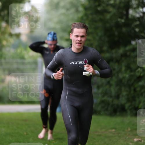 15.06.2025 - 7 Türme Triathlon Michael Strokosch http://msf.ph/oto/7960992 15.06.2025 12:12:36 Schwimmen 363, 412, 443, 489, 551 meine-sportfotos.de