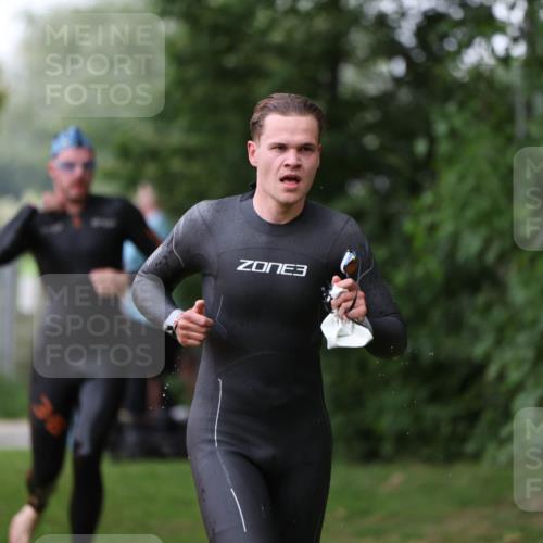 15.06.2025 - 7 Türme Triathlon Michael Strokosch http://msf.ph/oto/7961008 15.06.2025 12:12:37 Schwimmen 363, 412, 443, 489, 551 meine-sportfotos.de