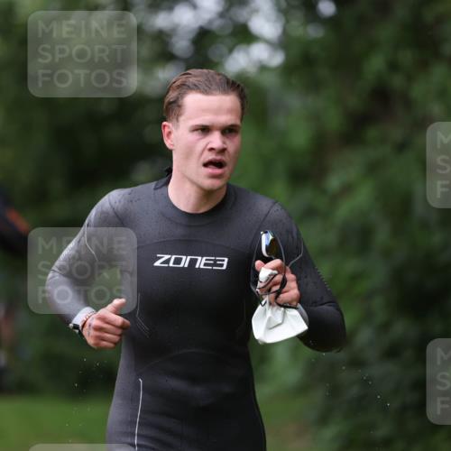 15.06.2025 - 7 Türme Triathlon Michael Strokosch http://msf.ph/oto/7961025 15.06.2025 12:12:38 Schwimmen 363, 412, 443, 489, 551, 605 meine-sportfotos.de