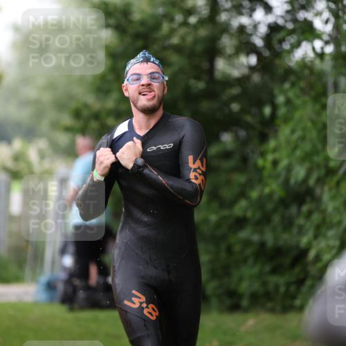 15.06.2025 - 7 Türme Triathlon Michael Strokosch http://msf.ph/oto/7961038 15.06.2025 12:12:39 Schwimmen 363, 412, 443, 489, 551, 605 meine-sportfotos.de