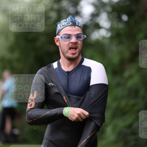 15.06.2025 - 7 Türme Triathlon Michael Strokosch http://msf.ph/oto/7961063 15.06.2025 12:12:40 Schwimmen 363, 412, 443, 489, 551, 605 meine-sportfotos.de