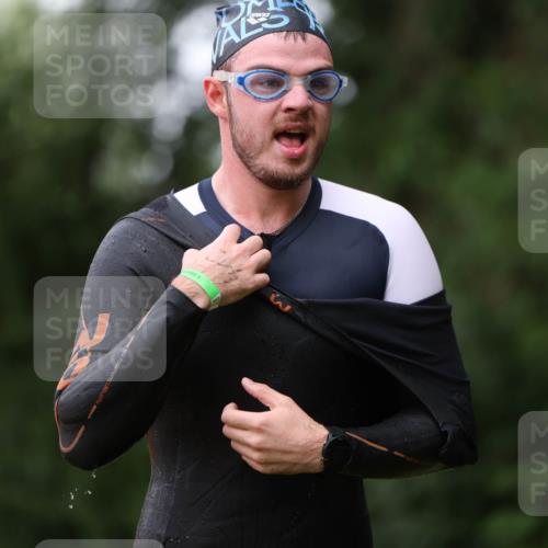15.06.2025 - 7 Türme Triathlon Michael Strokosch http://msf.ph/oto/7961073 15.06.2025 12:12:40 Schwimmen 363, 412, 443, 489, 551, 605 meine-sportfotos.de