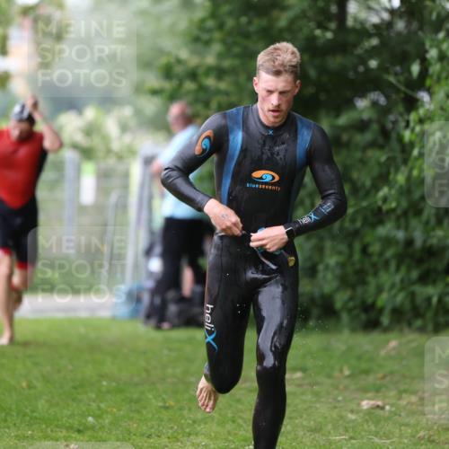 15.06.2025 - 7 Türme Triathlon Michael Strokosch http://msf.ph/oto/7961084 15.06.2025 12:12:50 Schwimmen 363, 453, 551, 561, 605 meine-sportfotos.de
