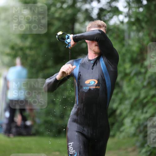 15.06.2025 - 7 Türme Triathlon Michael Strokosch http://msf.ph/oto/7961106 15.06.2025 12:12:51 Schwimmen 363, 453, 551, 561, 605 meine-sportfotos.de