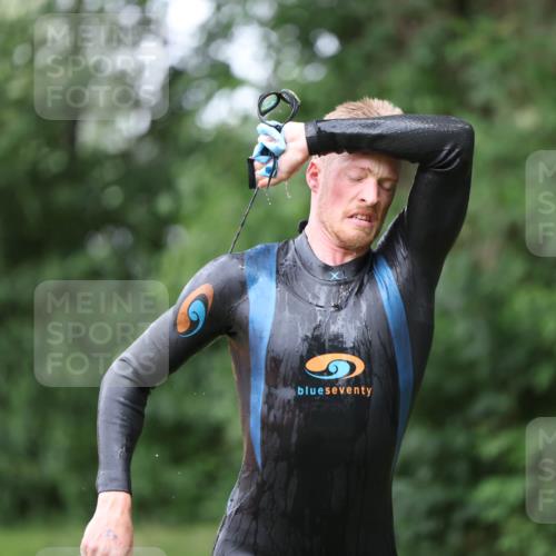 15.06.2025 - 7 Türme Triathlon Michael Strokosch http://msf.ph/oto/7961119 15.06.2025 12:12:51 Schwimmen 363, 453, 551, 561, 605 meine-sportfotos.de