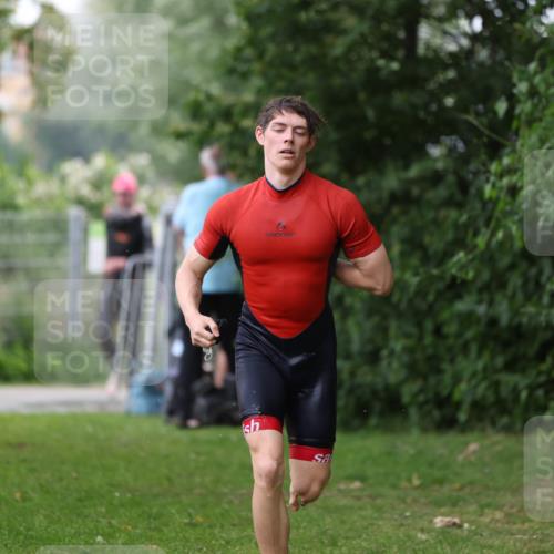 15.06.2025 - 7 Türme Triathlon Michael Strokosch http://msf.ph/oto/7961137 15.06.2025 12:12:53 Schwimmen 363, 453, 459, 551, 561, 605 meine-sportfotos.de