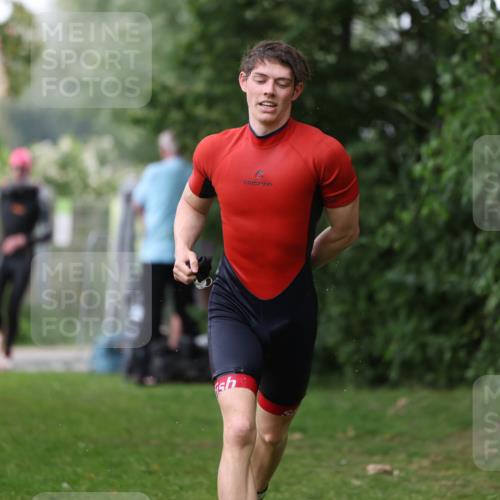 15.06.2025 - 7 Türme Triathlon Michael Strokosch http://msf.ph/oto/7961151 15.06.2025 12:12:53 Schwimmen 363, 453, 459, 551, 561, 605 meine-sportfotos.de
