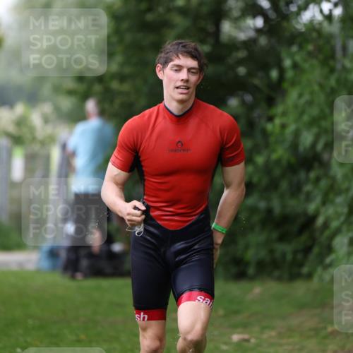 15.06.2025 - 7 Türme Triathlon Michael Strokosch http://msf.ph/oto/7961154 15.06.2025 12:12:54 Schwimmen 363, 453, 459, 551, 561, 605 meine-sportfotos.de