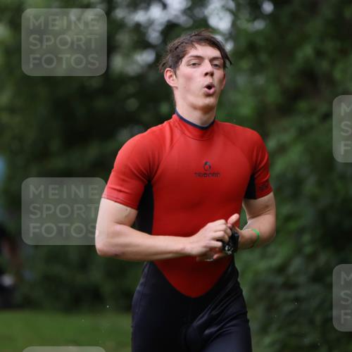 15.06.2025 - 7 Türme Triathlon Michael Strokosch http://msf.ph/oto/7961167 15.06.2025 12:12:54 Schwimmen 363, 453, 459, 551, 561, 605 meine-sportfotos.de
