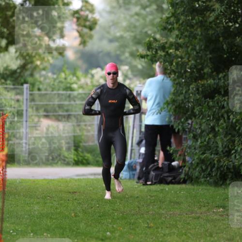 15.06.2025 - 7 Türme Triathlon Michael Strokosch http://msf.ph/oto/7961168 15.06.2025 12:12:56 Schwimmen 363, 453, 459, 551, 561, 605 meine-sportfotos.de