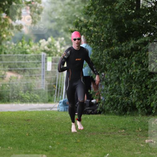 15.06.2025 - 7 Türme Triathlon Michael Strokosch http://msf.ph/oto/7961178 15.06.2025 12:12:56 Schwimmen 363, 453, 459, 551, 561, 605 meine-sportfotos.de