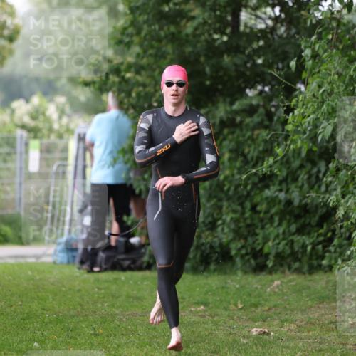 15.06.2025 - 7 Türme Triathlon Michael Strokosch http://msf.ph/oto/7961197 15.06.2025 12:12:57 Schwimmen 363, 453, 459, 551, 561, 605 meine-sportfotos.de