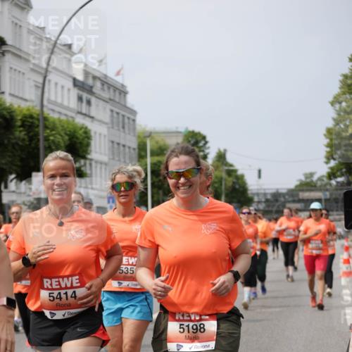 15.06.2025 - REWE Women's Run Jannik Wohlers http://msf.ph/oto/7961219 15.06.2025 09:46:03 Laufen 5414, 535, 5198 meine-sportfotos.de