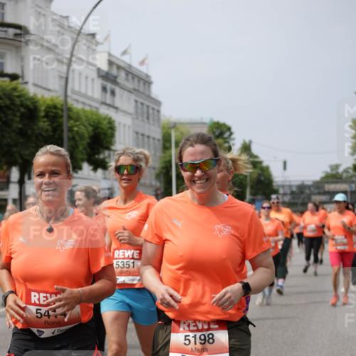 15.06.2025 - REWE Women's Run Jannik Wohlers http://msf.ph/oto/7961239 15.06.2025 09:46:04 Laufen 54, 5351, 5198 meine-sportfotos.de