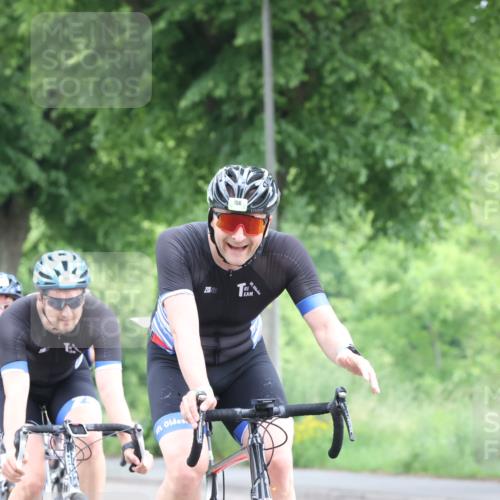 15.06.2025 - 7 Türme Triathlon Yannick Fuchs http://msf.ph/oto/7961282 15.06.2025 10:02:13 Radfahren 154, 156 meine-sportfotos.de