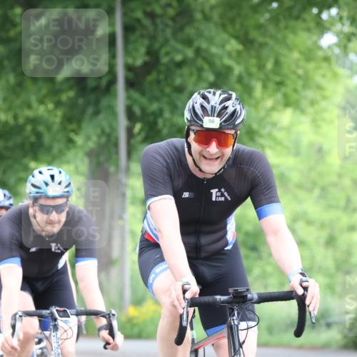 15.06.2025 - 7 Türme Triathlon Yannick Fuchs http://msf.ph/oto/7961287 15.06.2025 10:02:13 Radfahren 154, 156 meine-sportfotos.de