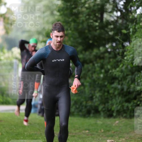 15.06.2025 - 7 Türme Triathlon Michael Strokosch http://msf.ph/oto/7961303 15.06.2025 12:13:08 Schwimmen 453, 459, 494, 561, 605 meine-sportfotos.de