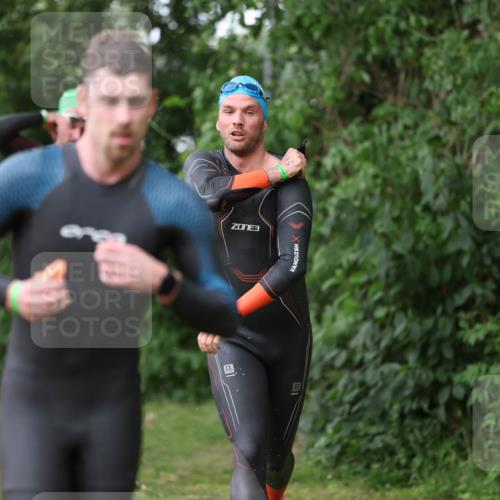 15.06.2025 - 7 Türme Triathlon Michael Strokosch http://msf.ph/oto/7961323 15.06.2025 12:13:09 Schwimmen 453, 459, 494, 539, 561 meine-sportfotos.de