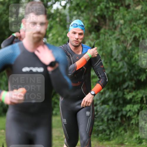 15.06.2025 - 7 Türme Triathlon Michael Strokosch http://msf.ph/oto/7961331 15.06.2025 12:13:10 Schwimmen 453, 459, 494, 539, 561 meine-sportfotos.de