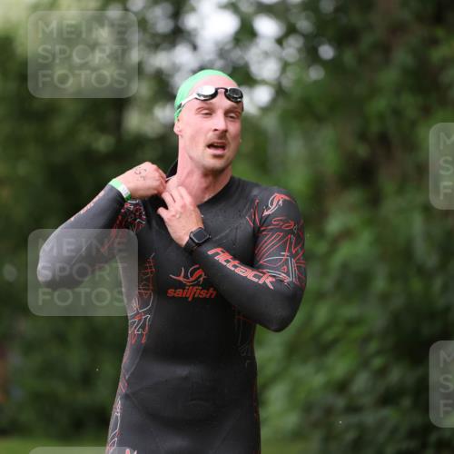 15.06.2025 - 7 Türme Triathlon Michael Strokosch http://msf.ph/oto/7961368 15.06.2025 12:13:13 Schwimmen 453, 459, 494, 539, 561 meine-sportfotos.de