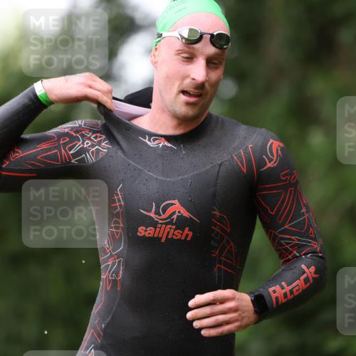 15.06.2025 - 7 Türme Triathlon Michael Strokosch http://msf.ph/oto/7961390 15.06.2025 12:13:13 Schwimmen 453, 459, 494, 539, 561 meine-sportfotos.de