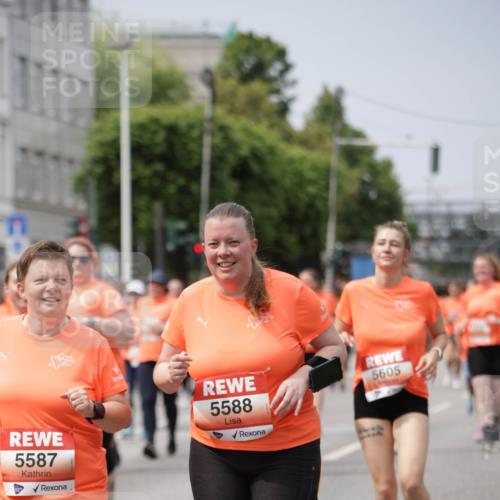 15.06.2025 - REWE Women's Run Jannik Wohlers http://msf.ph/oto/7961393 15.06.2025 09:46:10 Laufen 5587, 5605, 5588 meine-sportfotos.de