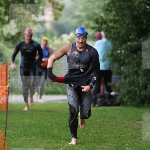 15.06.2025 - 7 Türme Triathlon Michael Strokosch http://msf.ph/oto/7961422 15.06.2025 12:13:25 Schwimmen 396, 494, 539 meine-sportfotos.de