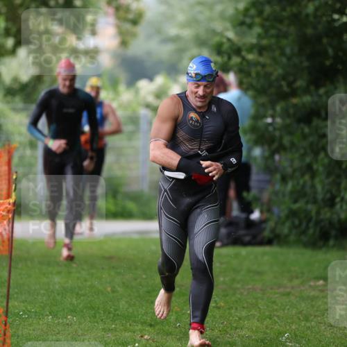 15.06.2025 - 7 Türme Triathlon Michael Strokosch http://msf.ph/oto/7961427 15.06.2025 12:13:25 Schwimmen 396, 494, 539 meine-sportfotos.de