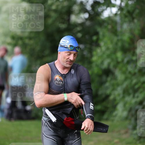 15.06.2025 - 7 Türme Triathlon Michael Strokosch http://msf.ph/oto/7961461 15.06.2025 12:13:27 Schwimmen 396, 494, 539 meine-sportfotos.de