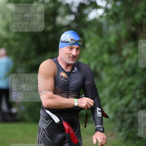 15.06.2025 - 7 Türme Triathlon Michael Strokosch http://msf.ph/oto/7961465 15.06.2025 12:13:27 Schwimmen 396, 494, 539 meine-sportfotos.de