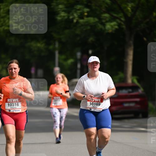 15.06.2025 - REWE Women's Run Dr. Thomas Lammeyer http://msf.ph/oto/7961505 15.06.2025 09:50:31 Laufen 10316, 10169 meine-sportfotos.de