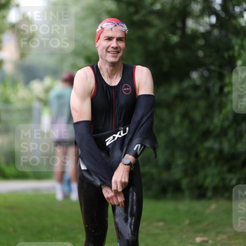 15.06.2025 - 7 Türme Triathlon Michael Strokosch http://msf.ph/oto/7961513 15.06.2025 12:13:29 Schwimmen 396, 494, 539, 566 meine-sportfotos.de