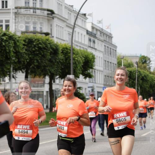 15.06.2025 - REWE Women's Run Jannik Wohlers http://msf.ph/oto/7961522 15.06.2025 09:46:14 Laufen 5494, 5493, 5605 meine-sportfotos.de