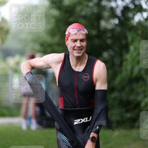15.06.2025 - 7 Türme Triathlon Michael Strokosch http://msf.ph/oto/7961524 15.06.2025 12:13:30 Schwimmen 396, 494, 539, 566 meine-sportfotos.de
