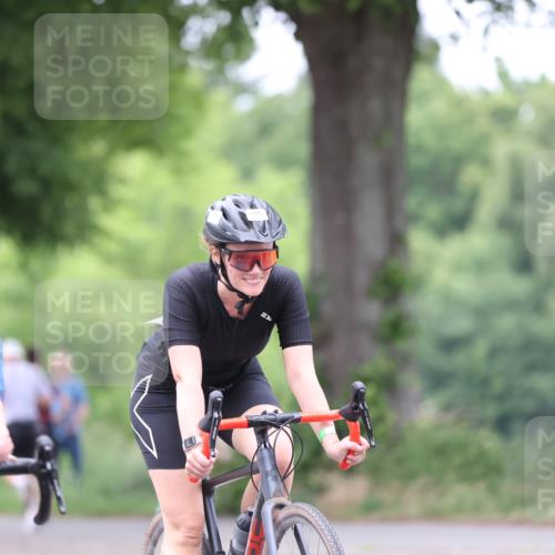 15.06.2025 - 7 Türme Triathlon Yannick Fuchs http://msf.ph/oto/7961577 15.06.2025 13:50:27 Radfahren 822, 839, 850, 866 meine-sportfotos.de